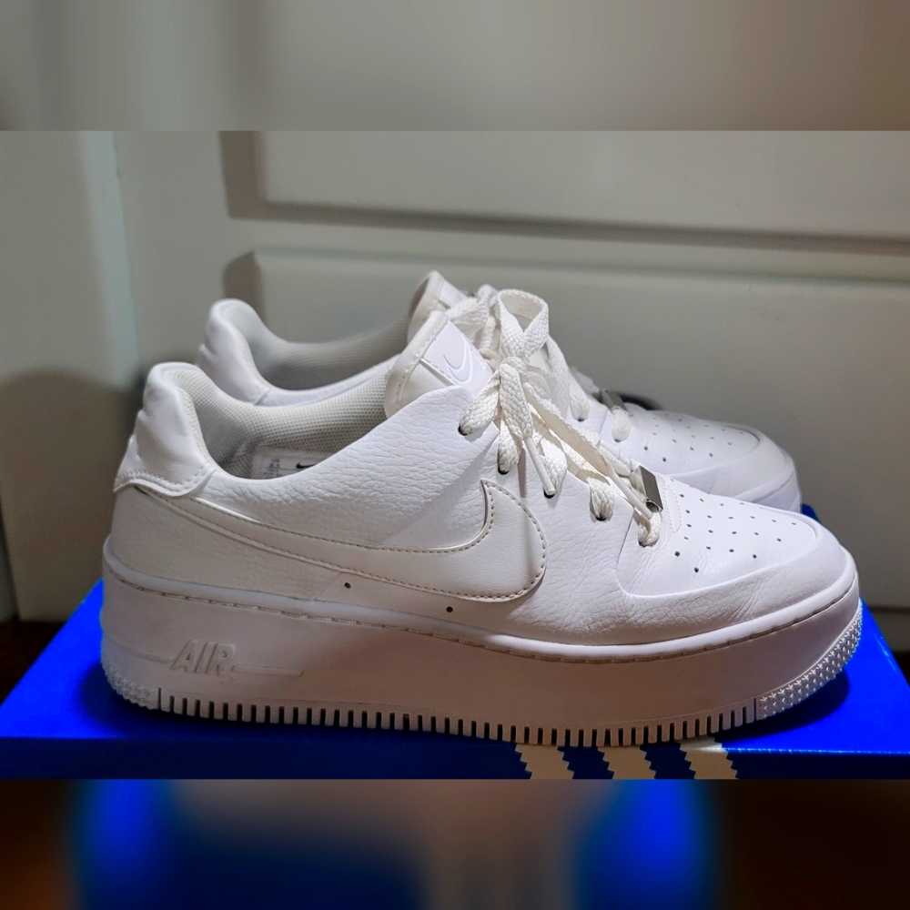 Nike Air Force 1 Sage Low